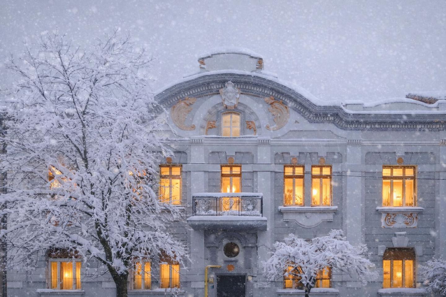 Casa Adolf Neufeld – un colț de eleganță care a trecut peste un secol de istorie.