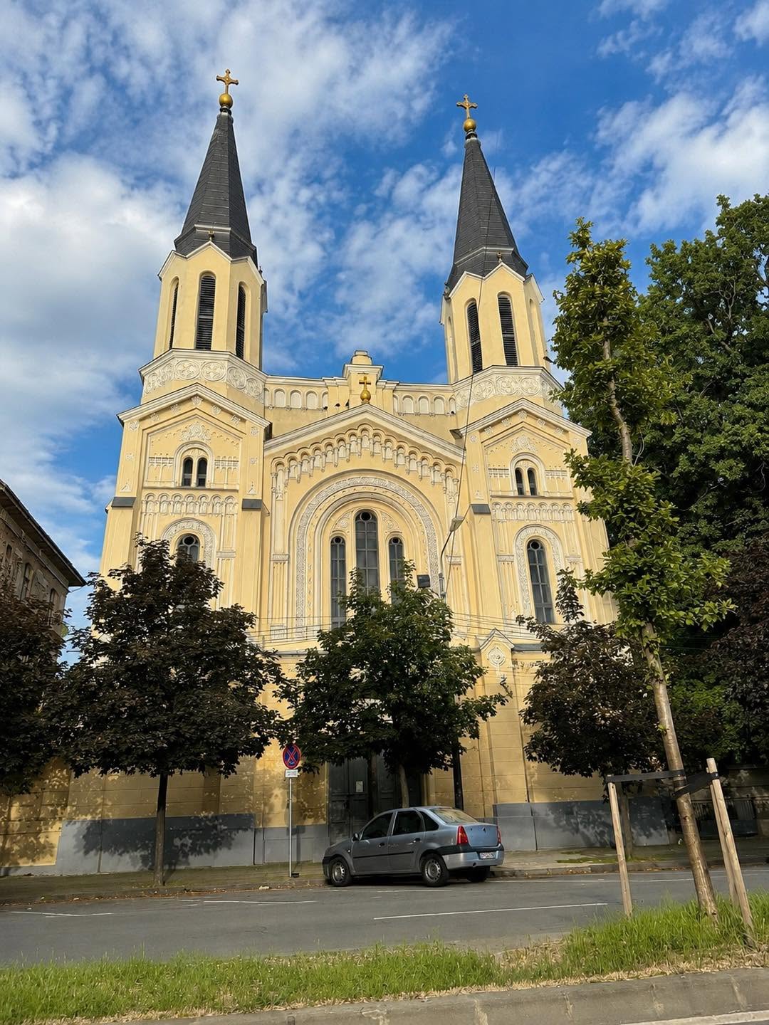 Biserica Notre Dame din Timișoara. Povestea locului care a schimbat educația fetelor în Banat